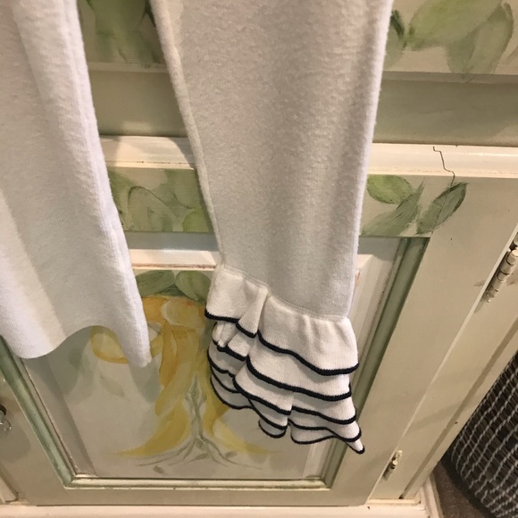 White sweater with flutter sleeves - Picture 2 of 3